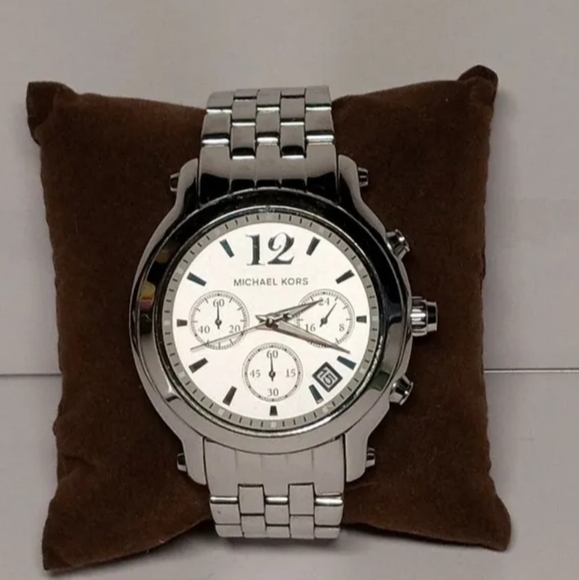 Michael Kors women's Silver Tone Chronograph w Date Oversized Quartz Watch. - Picture 2 of 9